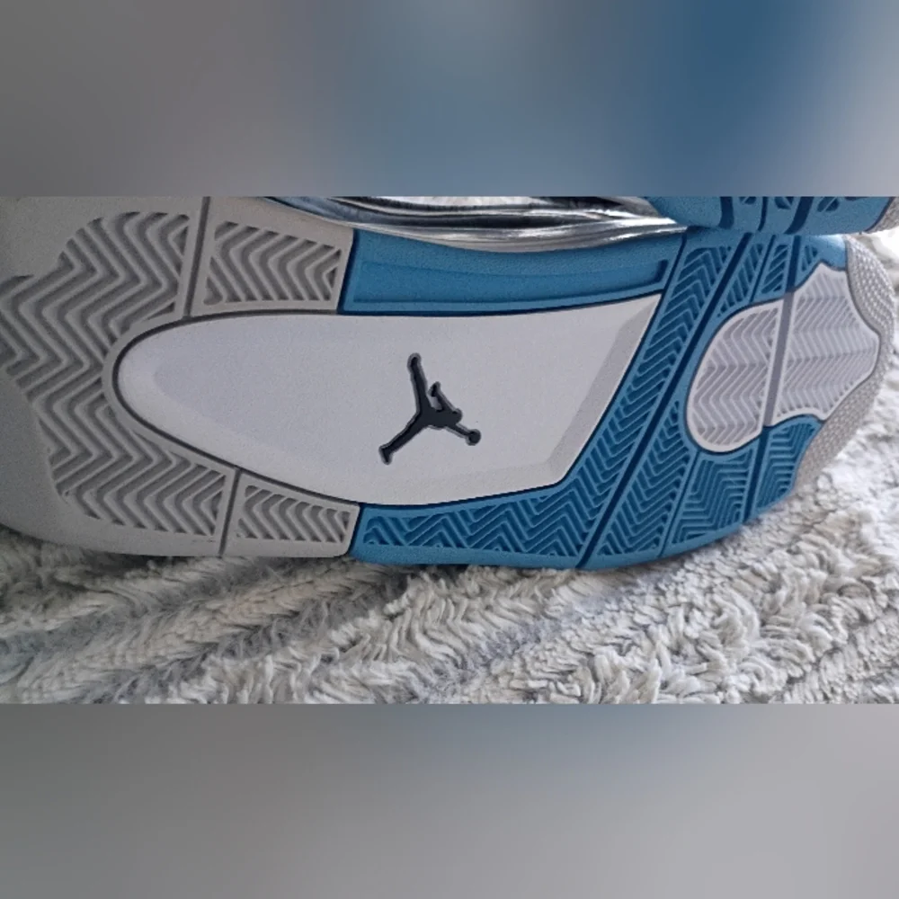 Air Jordan NIKE... NEW